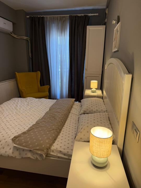 Apartament 2 dormitoare | 1 baie | 1 bucatarie | balcon | zona Centrala