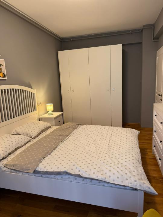 Apartament 2 dormitoare | 1 baie | 1 bucatarie | balcon | zona Centrala