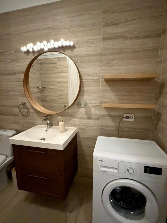 Apartament 2 dormitoare | 1 baie | 1 bucatarie | balcon | zona Centrala
