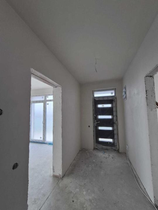 Casa tip Duplex semifinisat lSu 240mp lDambul Rotund                  