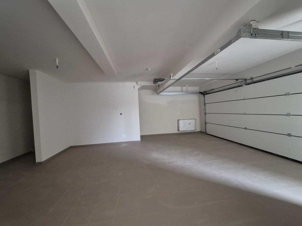 Casa tip Duplex semifinisat lSu 240mp lDambul Rotund                  
