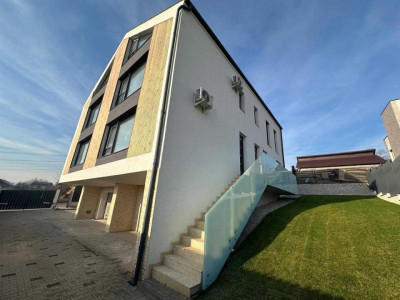 Casa tip Duplex semifinisat lSu 240mp lDambul Rotund                  