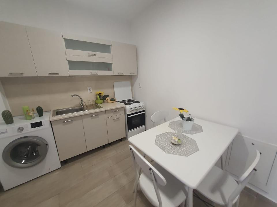 Apartament 2 camere | 1 baie | 1 bucatarie | parcare | Buna Ziua