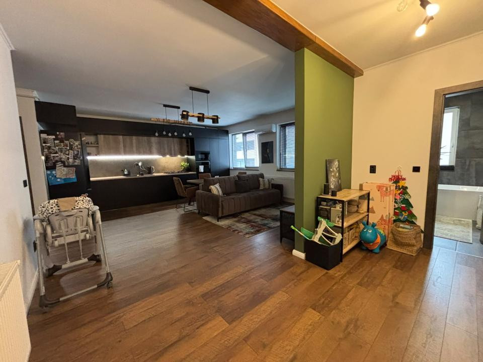 Apartament modern l 3 camere l la cheie l parcare l Sub Cetate 