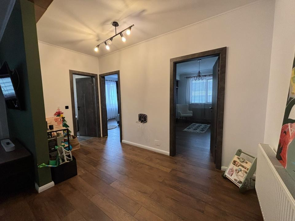 Apartament modern l 3 camere l la cheie l parcare l Sub Cetate 