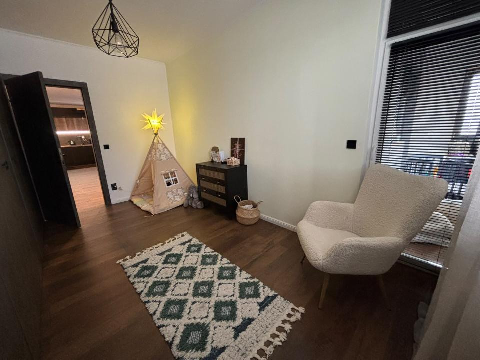 Apartament modern l 3 camere l la cheie l parcare l Sub Cetate 