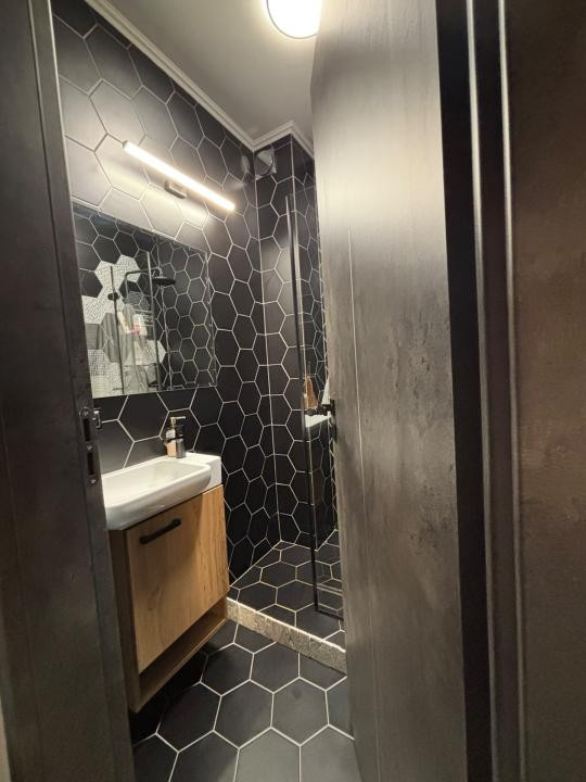 Apartament modern l 3 camere l la cheie l parcare l Sub Cetate 