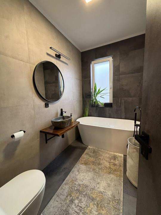 Apartament modern l 3 camere l la cheie l parcare l Sub Cetate 