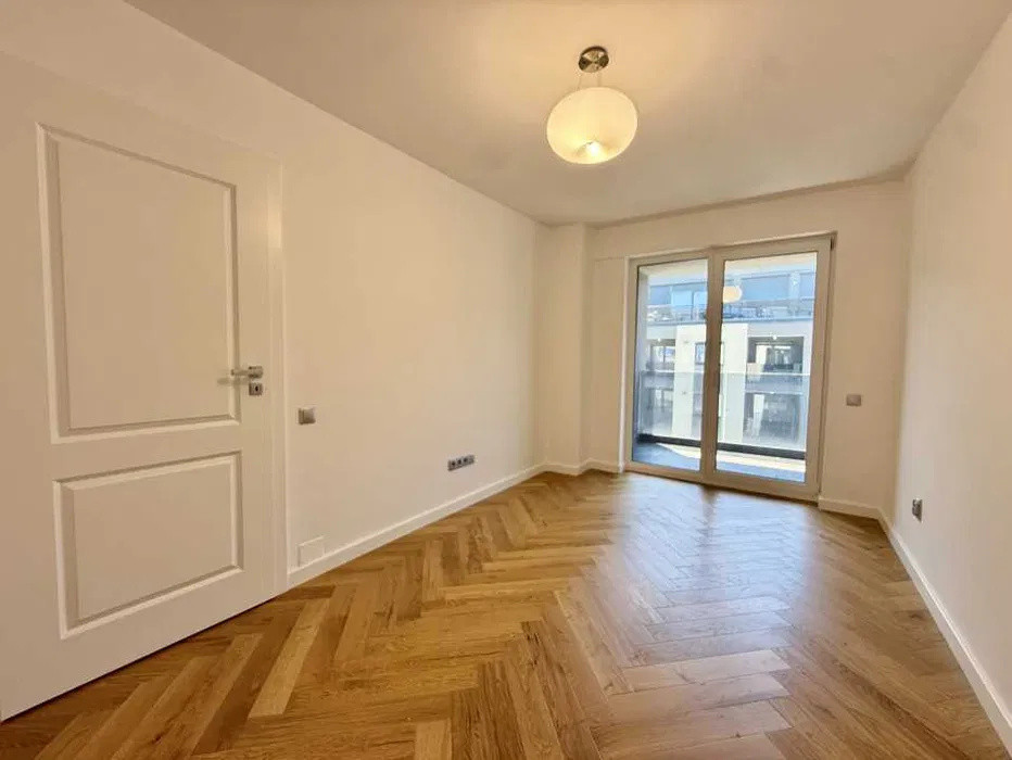 Apartament decomndat l 2 camere l 2 balcoane l parcare l Soporului 