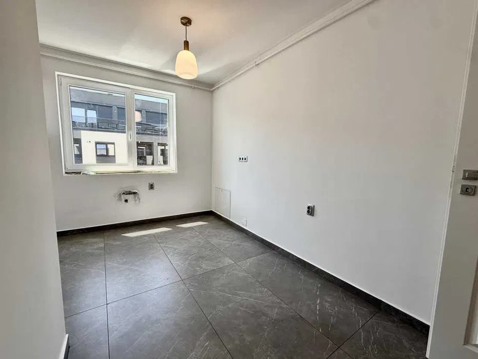 Apartament decomndat l 2 camere l 2 balcoane l parcare l Soporului 