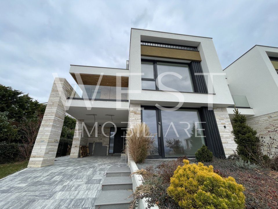 Casa înșiruită DE LUX cu 4 cam/120mp! TERASA PANORAMICA! Str. Voronet!
