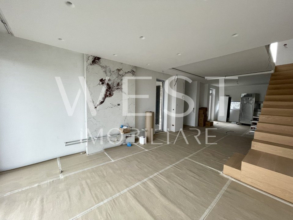 Casa înșiruită DE LUX cu 4 cam/120mp! TERASA PANORAMICA! Str. Voronet!