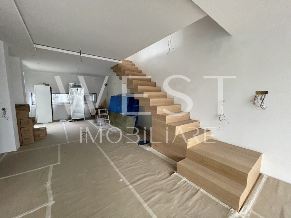 Casa înșiruită DE LUX cu 4 cam/120mp! TERASA PANORAMICA! Str. Voronet!