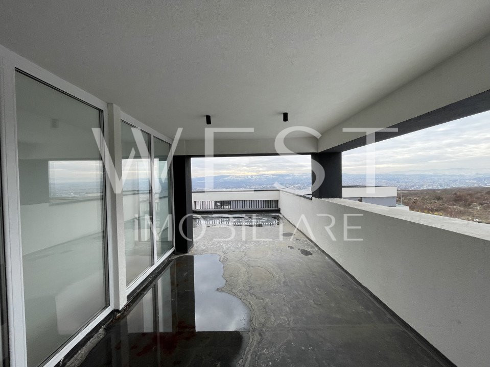 Casa înșiruită DE LUX cu 4 cam/120mp! TERASA PANORAMICA! Str. Voronet!