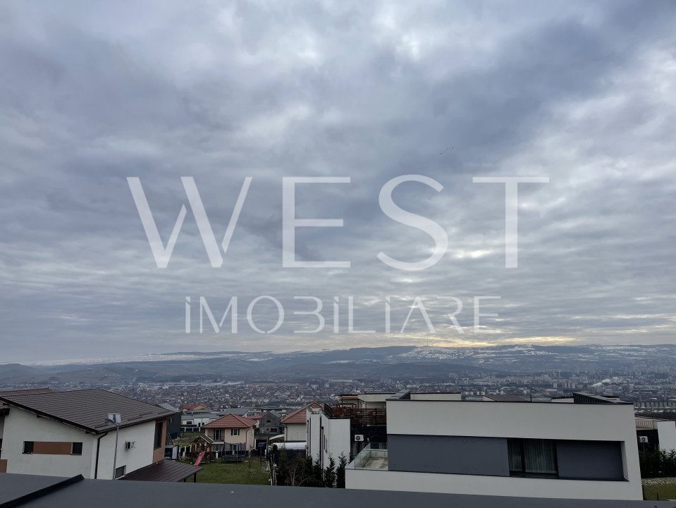 Casa înșiruită DE LUX cu 4 cam/120mp! TERASA PANORAMICA! Str. Voronet!