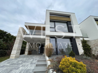 Casa înșiruită DE LUX cu 4 cam/120mp! TERASA PANORAMICA! Str. Voronet!
