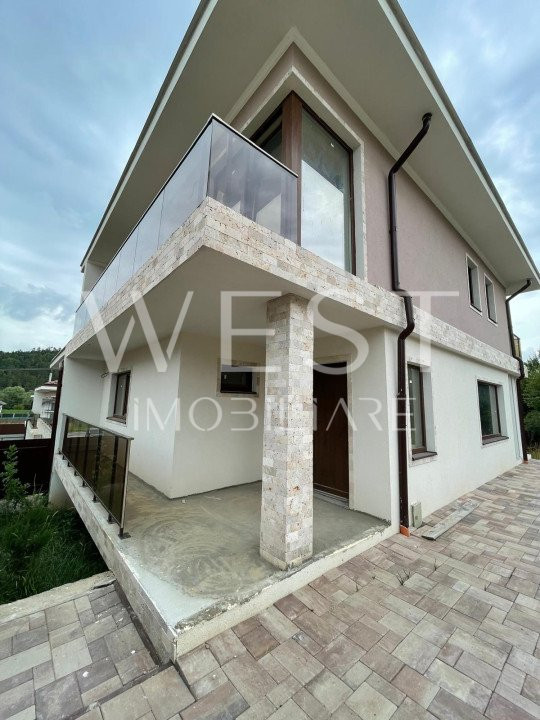 Casa cuplata cu CF D+P+E/161mp! Teren 300mp! TVA INCLUS! Luna de Sus!