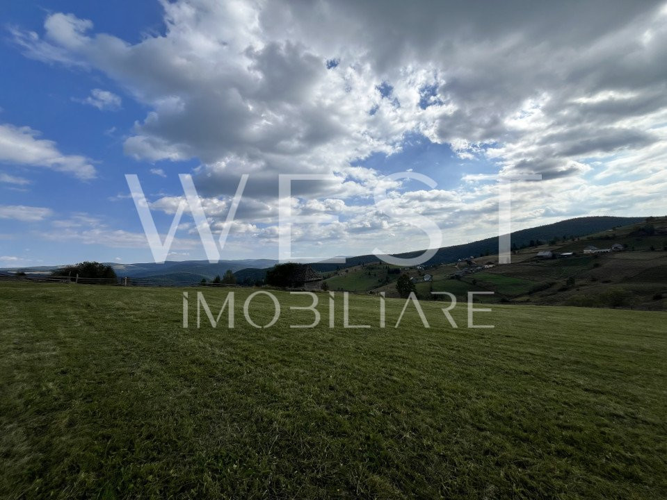 Teren pretabil Parc Panouri Fotovoltaice / Cabană | Orientare SUDICĂ