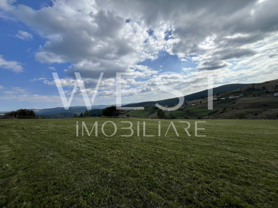 Teren pretabil Parc Panouri Fotovoltaice / Cabană | Orientare SUDICĂ