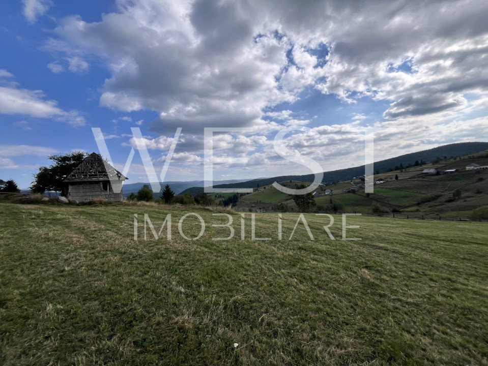 Teren pretabil Parc Panouri Fotovoltaice / Cabană | Orientare SUDICĂ