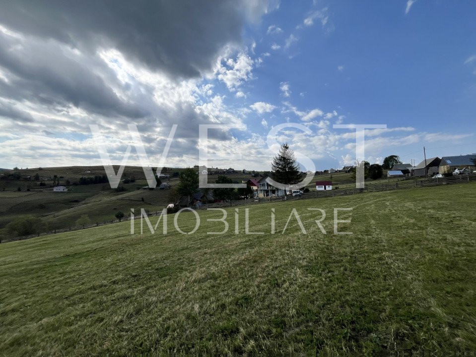 Teren pretabil Parc Panouri Fotovoltaice / Cabană | Orientare SUDICĂ