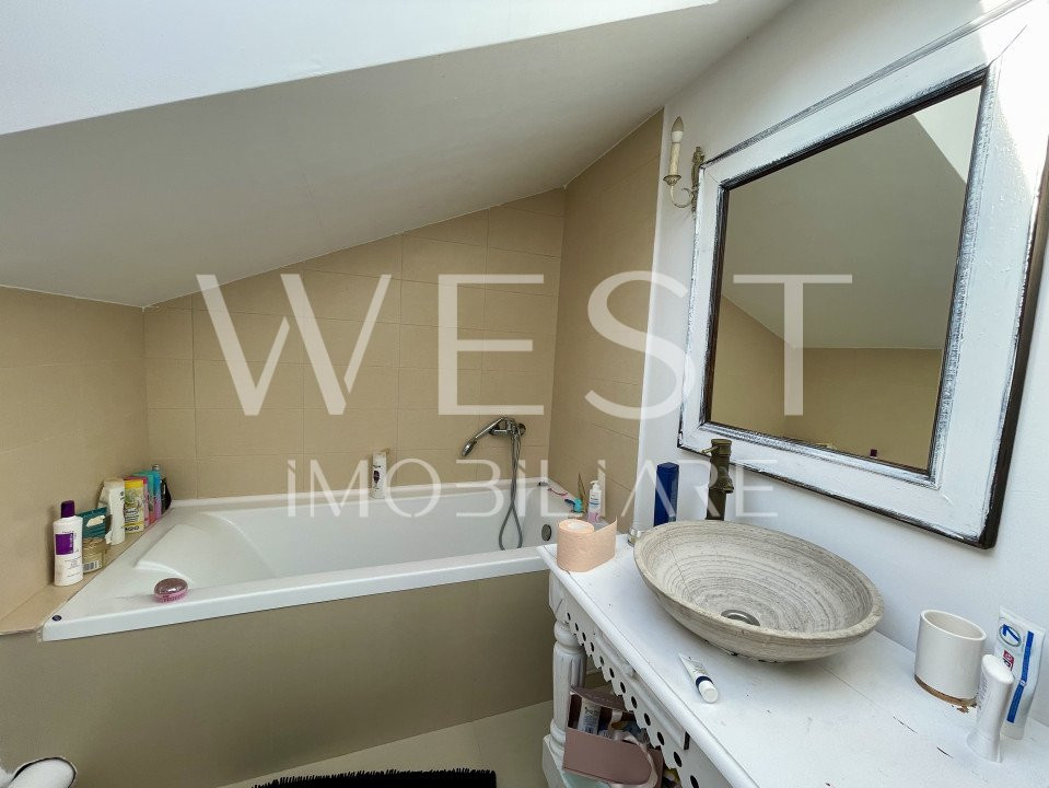 Apartament cu 3 cam/70mp! 2 bai! Scara interioară! Zona Kik/Florilor!