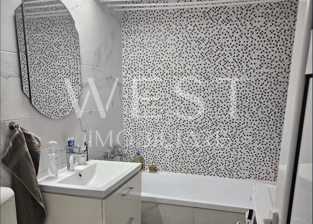 Apartament cu 2 camere, la cheie! DECOMANDAT! Boxa! Cart. Intre Lacuri