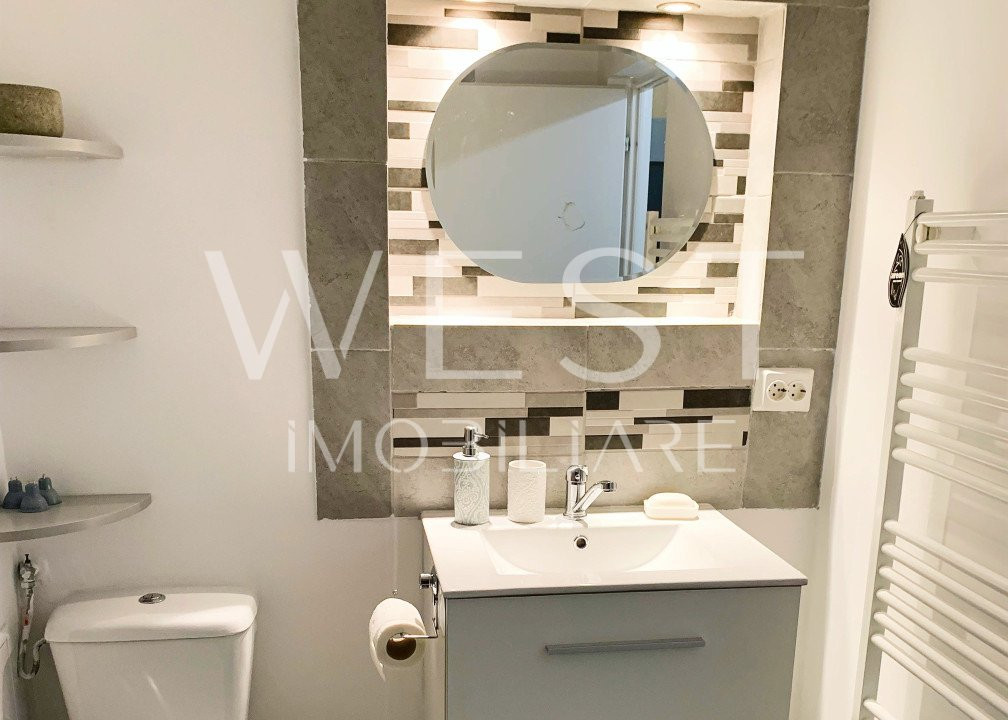 Apartament cu 3 camere, la cheie! Balcon! Parcare cu CF! Zona Terra!