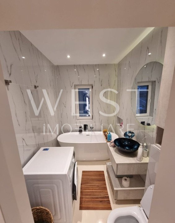 Apartament superfinisat si utilat ! 2 boxe subsol + 2 parcari! Teilor!