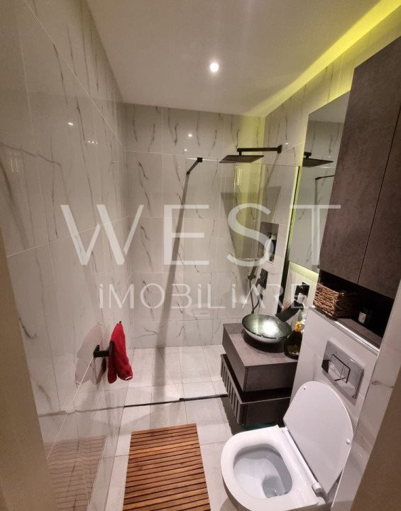 Apartament superfinisat si utilat ! 2 boxe subsol + 2 parcari! Teilor!