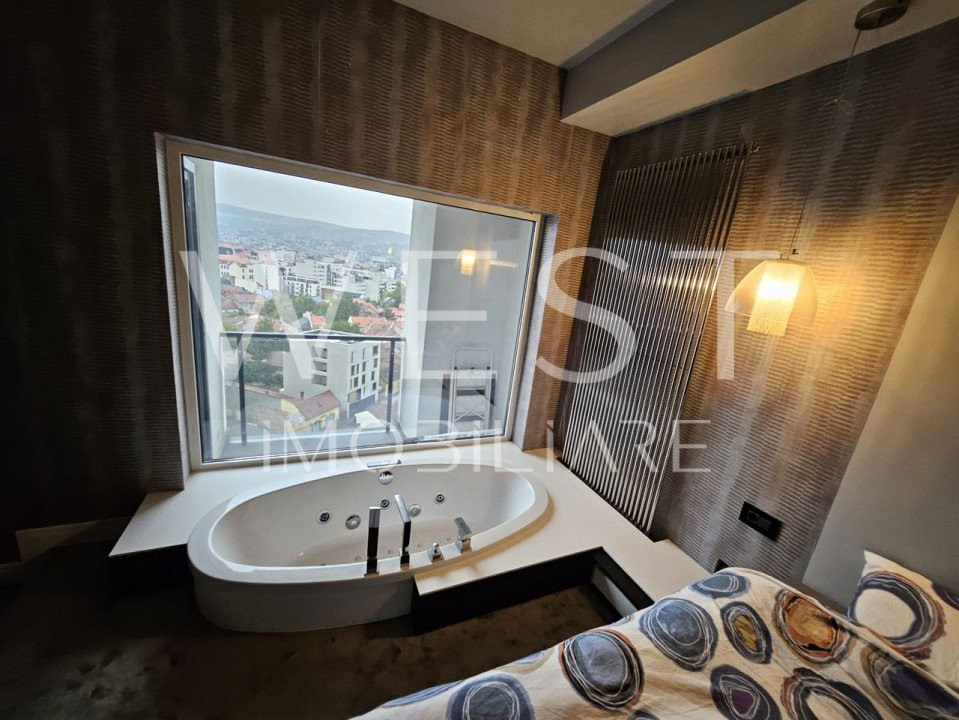 Apartament Ultracentral ! View superb ! Etaj intermediar ! Sauna !