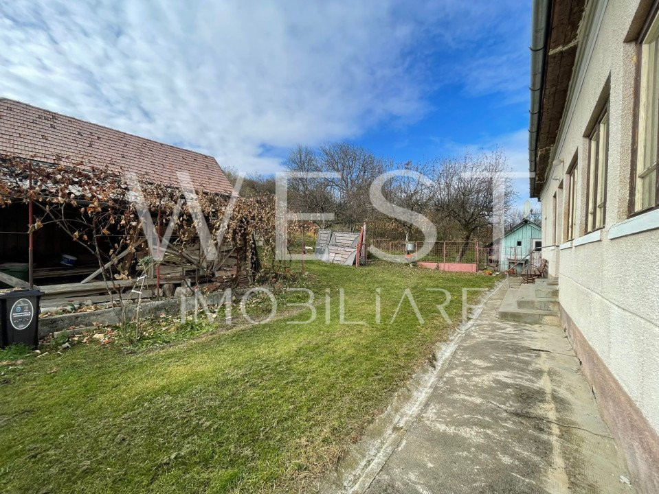 Casa 3camere! 1398mp teren! Toate utilitatile! zona Tauti!