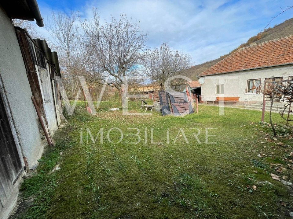 Casa 3camere! 1398mp teren! Toate utilitatile! zona Tauti!