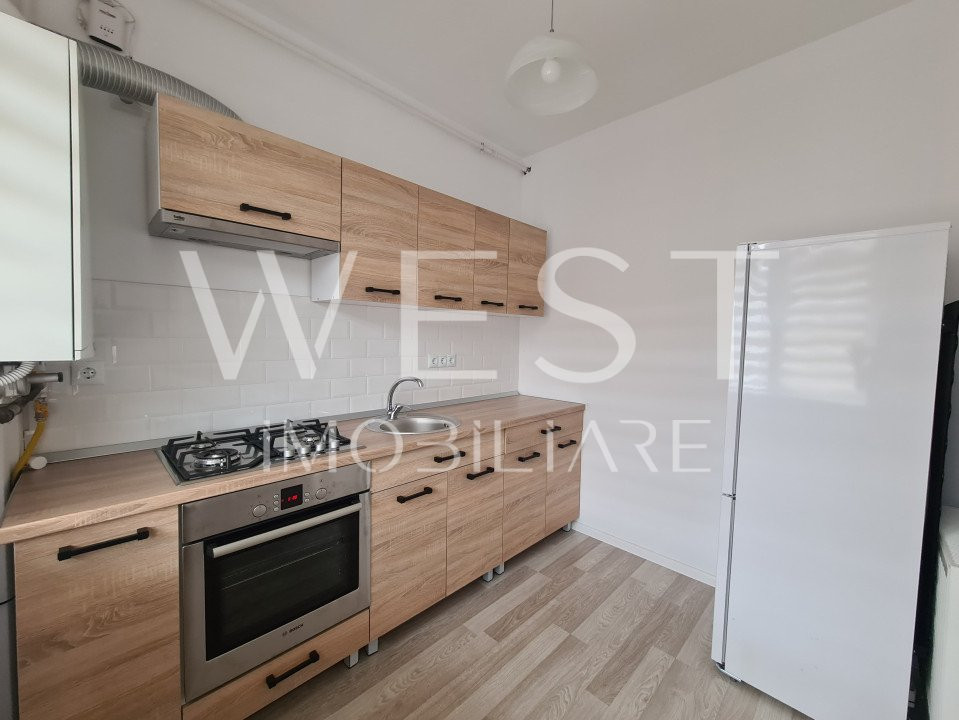 Apartament 1 camera/nisa de dormit!Balcon deschis!La cheie!Zona Terra
