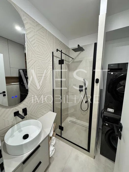 Apartament 3camere! Ultrafinisat! Et. Intermediar! zona Piata Abator!