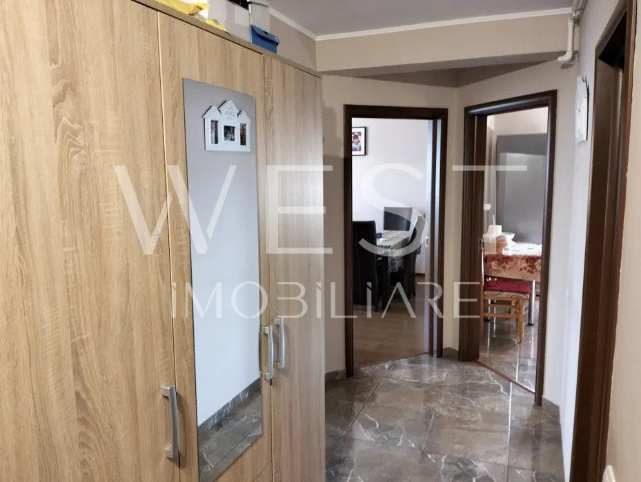 Apartament 3 camere decomandat / 73mp / zona Roka Center/ Parcare