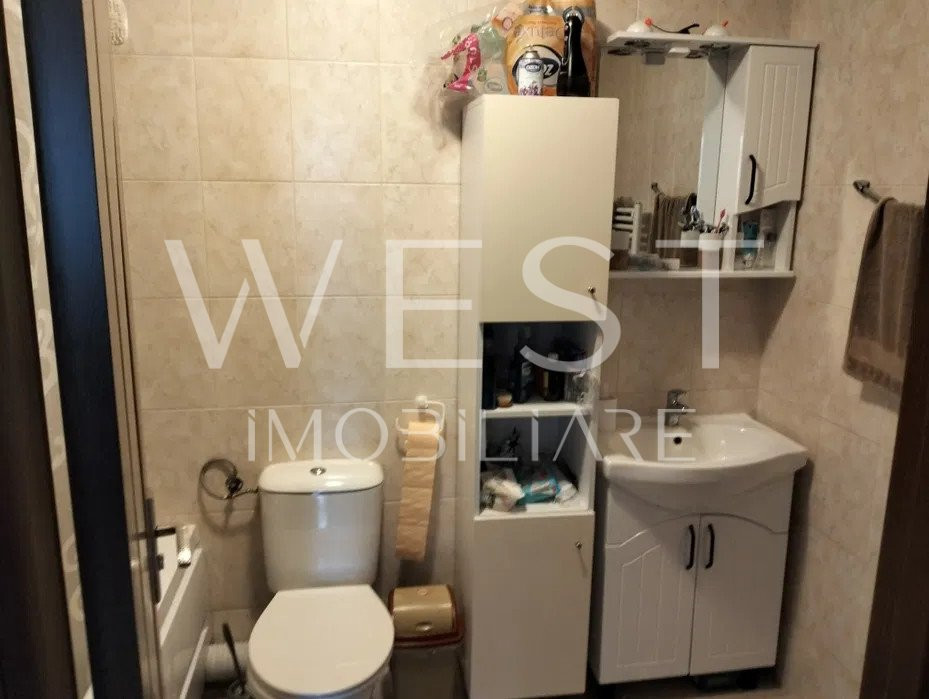Apartament 3 camere decomandat / 73mp / zona Roka Center/ Parcare