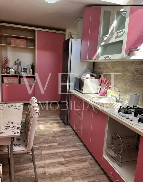 Apartament la cheie 2 camere+balcon! Parcare inclusa ! Piata Floresti!