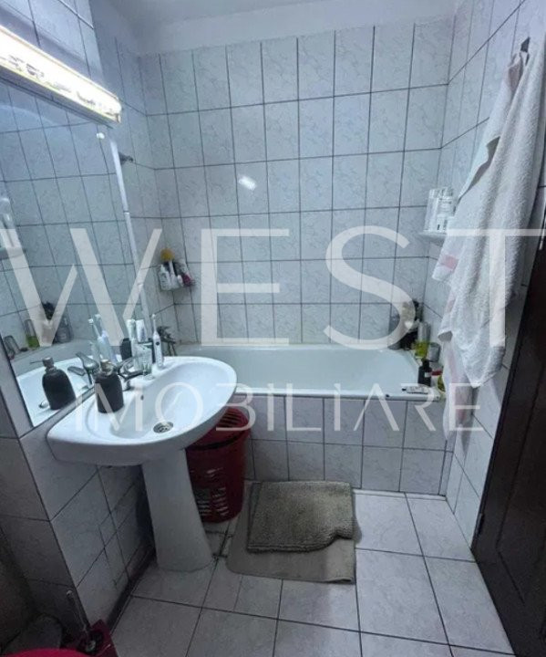 Apartament 1 camera la cheie|Etaj intermediar|Zona Colegiul de Muzica