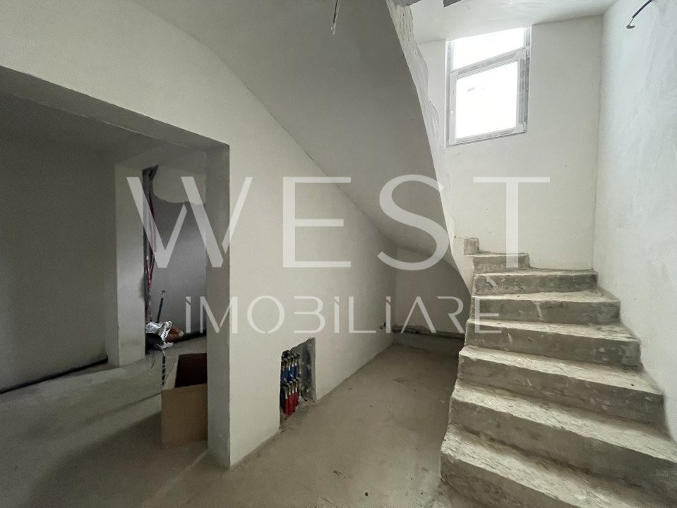 Casa individuală D+P+E/206mp! Teren 467mp! 2 parcari! Loc. Dezmir!