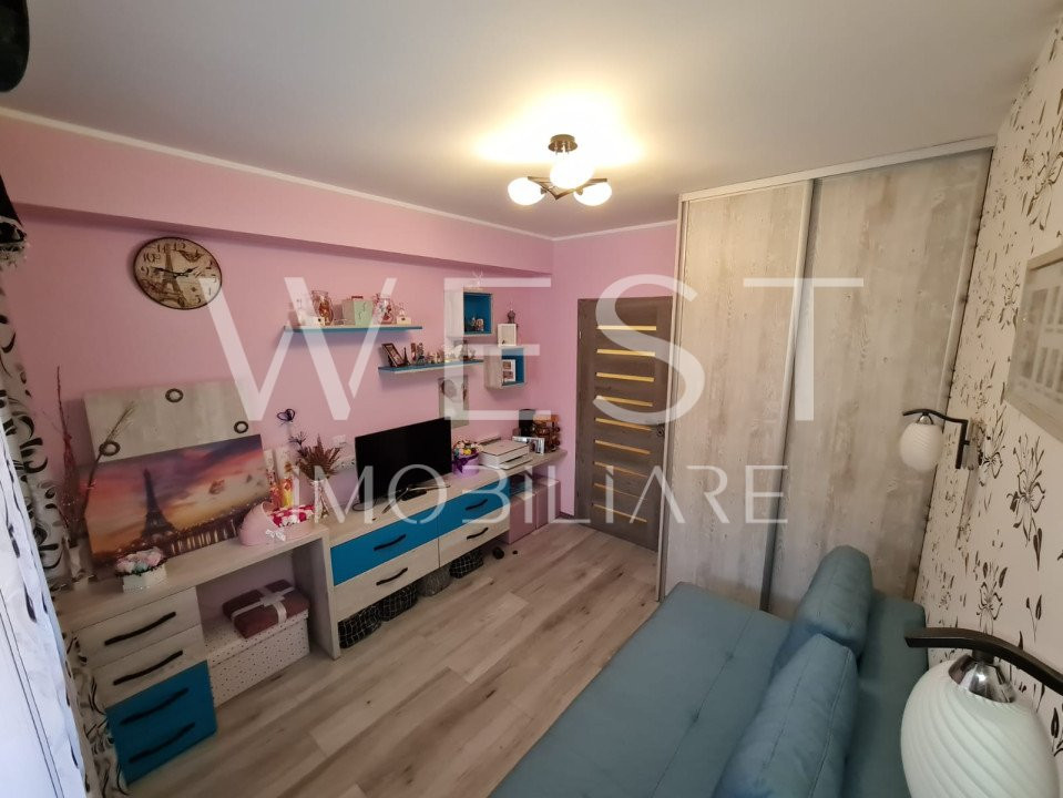 Apartament cu 3 camere/68mp! Balcon 7mp! Parcare! Str. Stejarului!