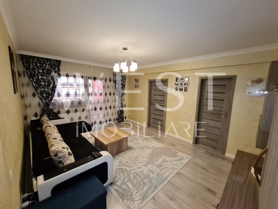 Apartament cu 3 camere/68mp! Balcon 7mp! Parcare! Str. Stejarului!