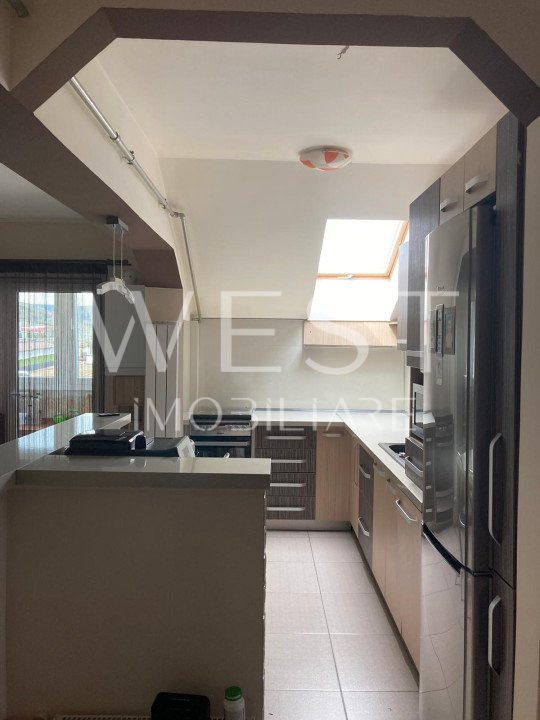 Apartament cu 2 camere, la cheie! Balcon! 2 parcari! Zona Terra!