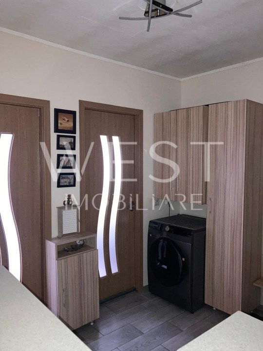 Apartament cu 2 camere, la cheie! Balcon! 2 parcari! Zona Terra!