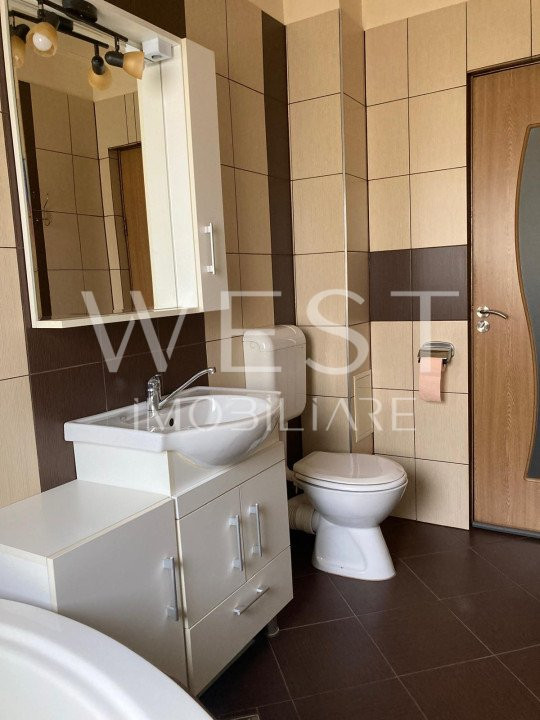 Apartament cu 2 camere, la cheie! Balcon! 2 parcari! Zona Terra!