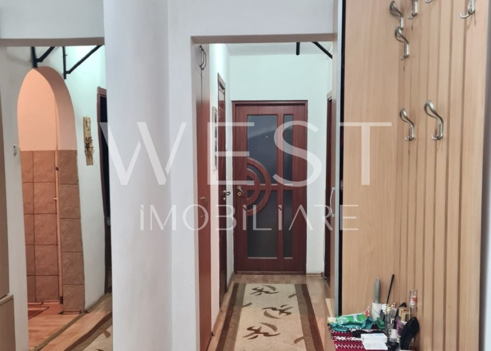 Apartament cu 2 camere, DECOMANDAT! La cheie! Zona BIG / Manastur!