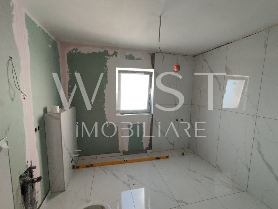 Penthouse unic in Floresti! 161mp utili+143mp terasa! Partial Finisat!