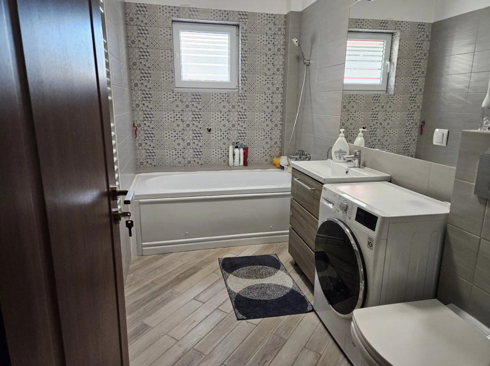 Apartament cu 2 camere, DECOMANDAT! Balcon 15mp! Parcare cu CF! Iris!