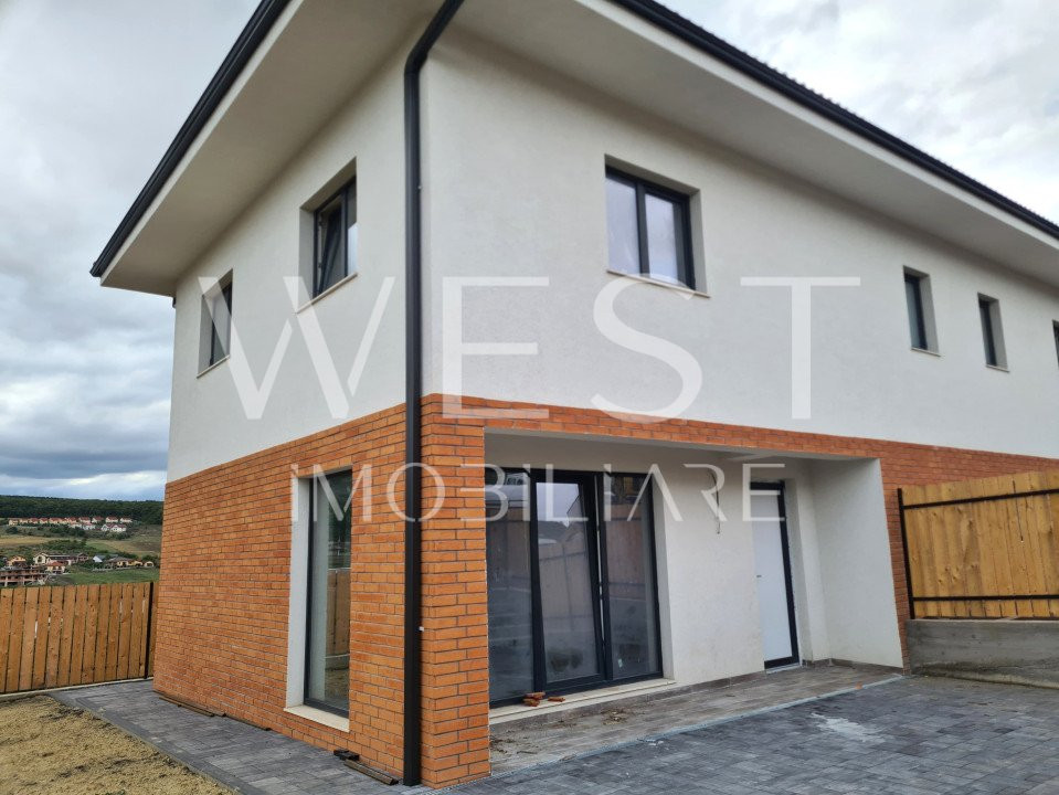 Duplex cu curte proprie!CF disponibil!4 camere/teren 320mp! Chinteni