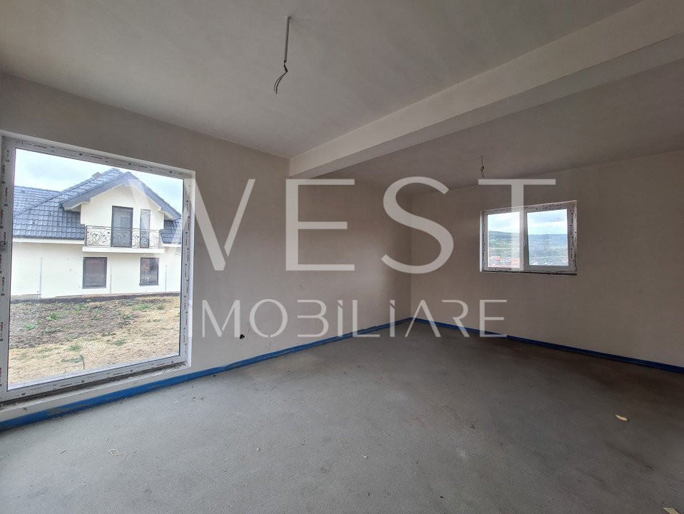 Duplex cu curte proprie!CF disponibil!4 camere/teren 320mp! Chinteni